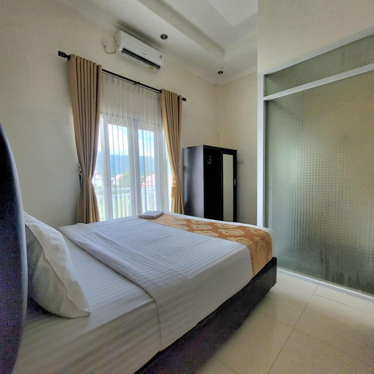 Mahakam Guest House 巴东 客房 照片